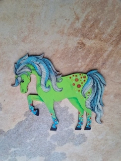 Magnet velký koník